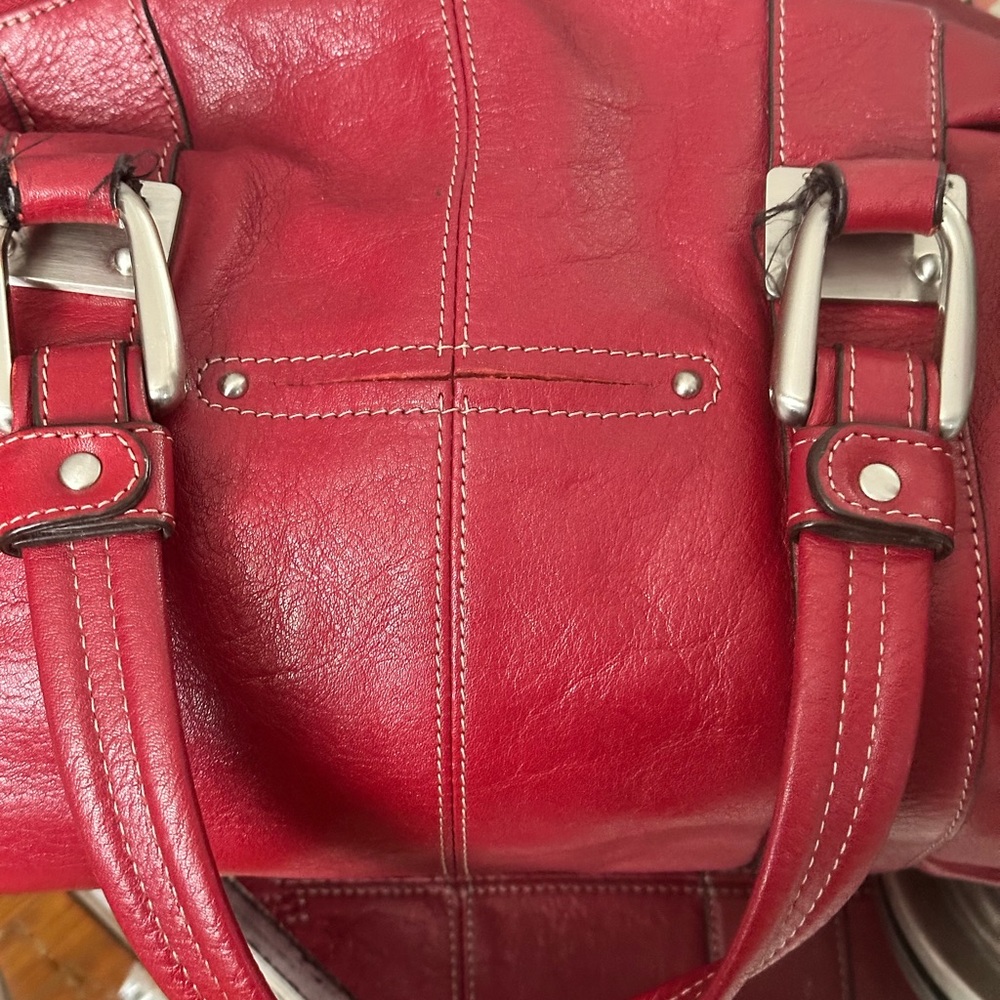 Elegant Red Leather Satchel - Picture 6 of 9